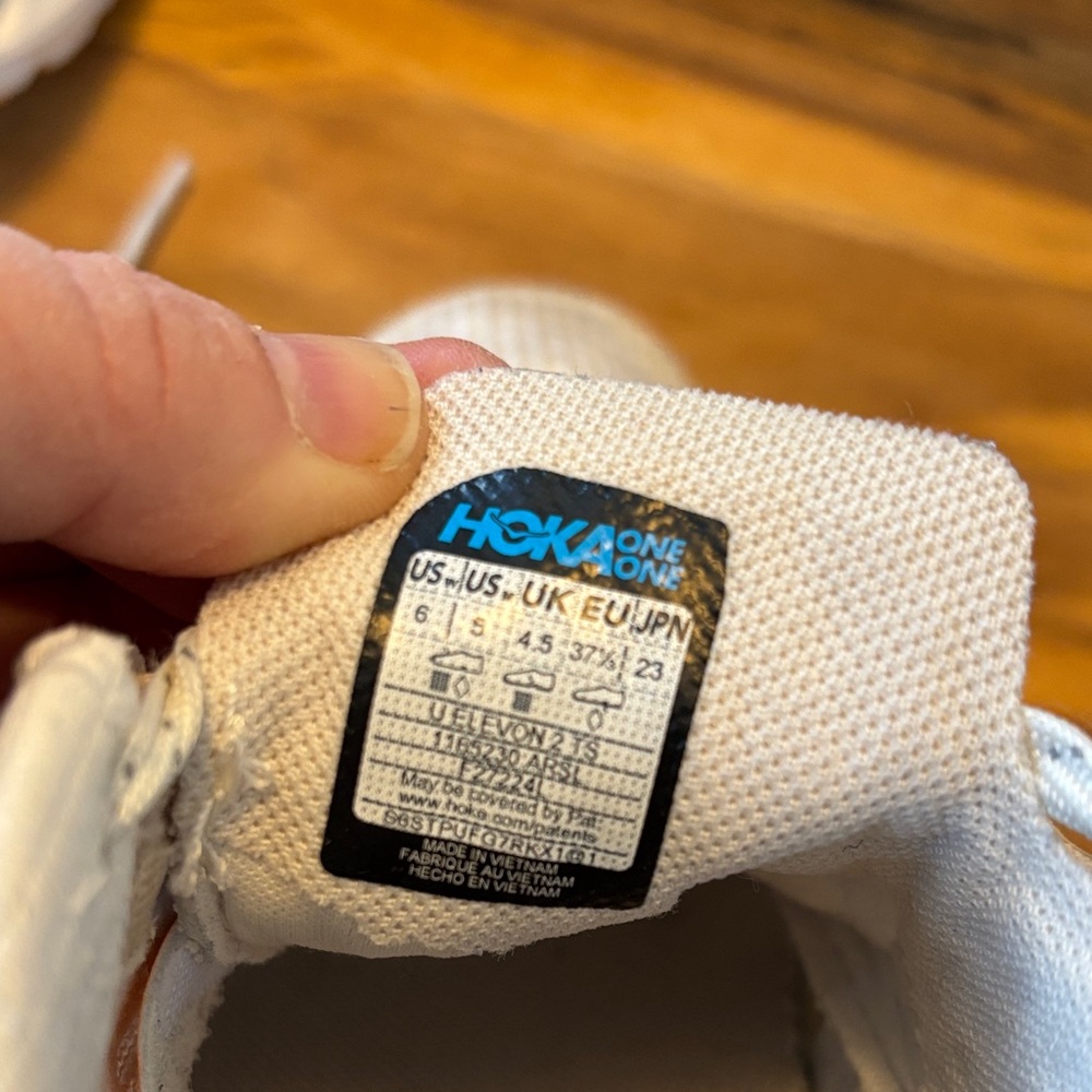 Hoka Neutral Trainer in Beige with Orange Accents 6M - Picture 7 of 7